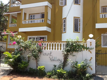 Mount Valley Goa, Mini Kitchen Dining Table