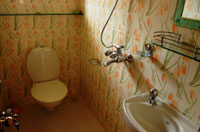 Mount Valley Goa, Bathroom/Toilet with western commode, wash basin and showering facilities. 